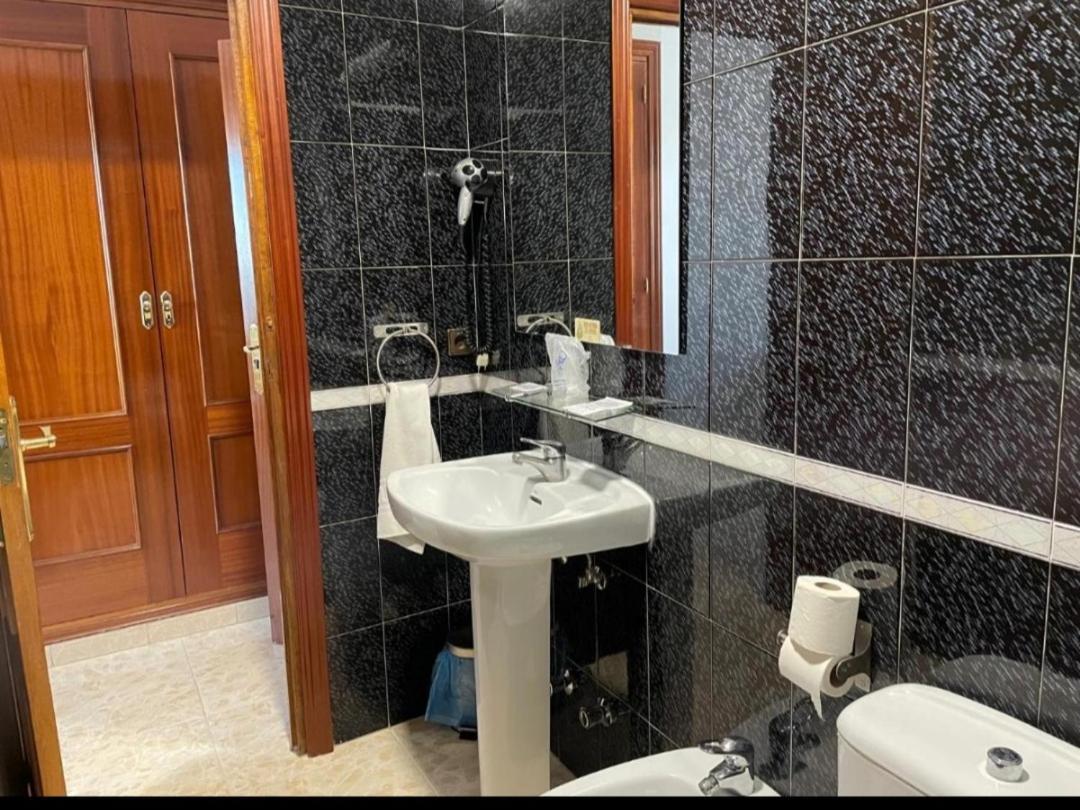 Hostal Torresmancha Ла-Гуардия Экстерьер фото